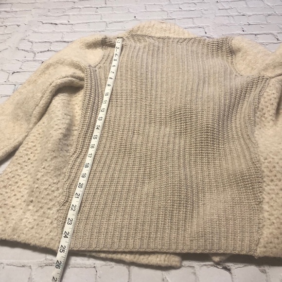 NWT! Beautiful Wool Blend Knit Cardigan - Picture 6 of 8